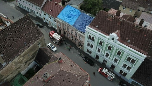 Die Dächer der Garnissonstadt Allensteig wurden vom Hagel zerschossen. (Bild: Stadtgemeinde Allentsteig)