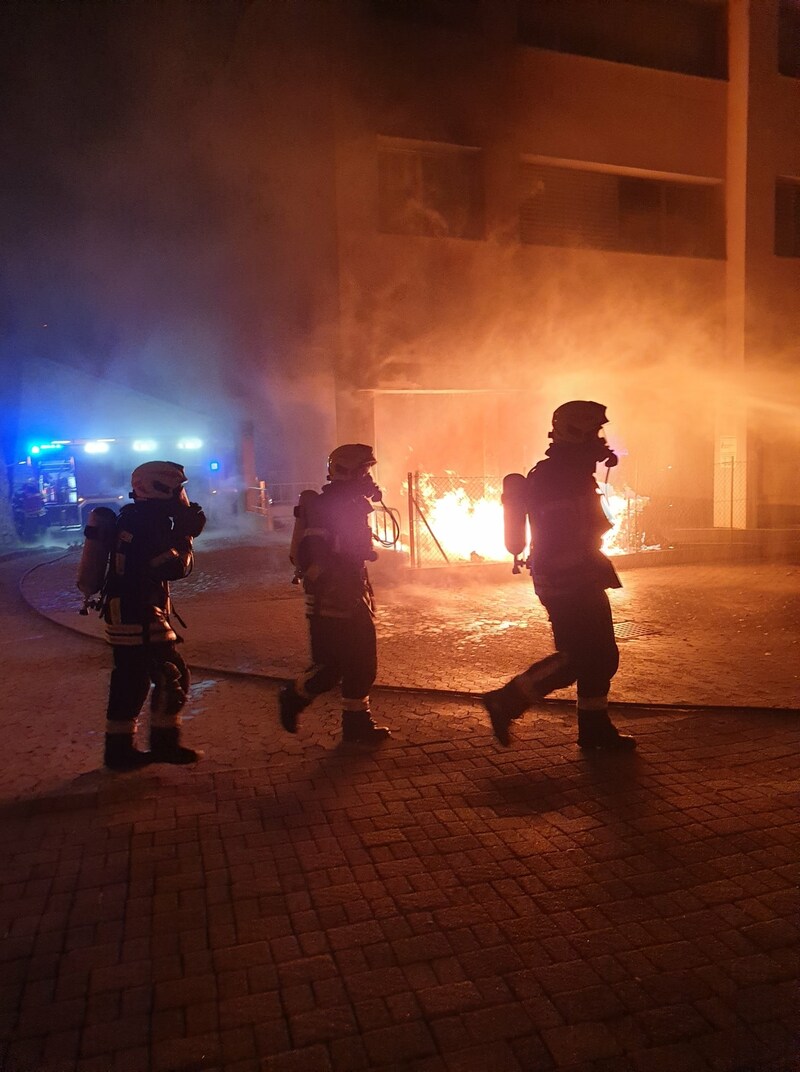 Ein Atemschutztrupp war im Einsatz (Bild: Stadtfeuerwehr Eisenstadt)