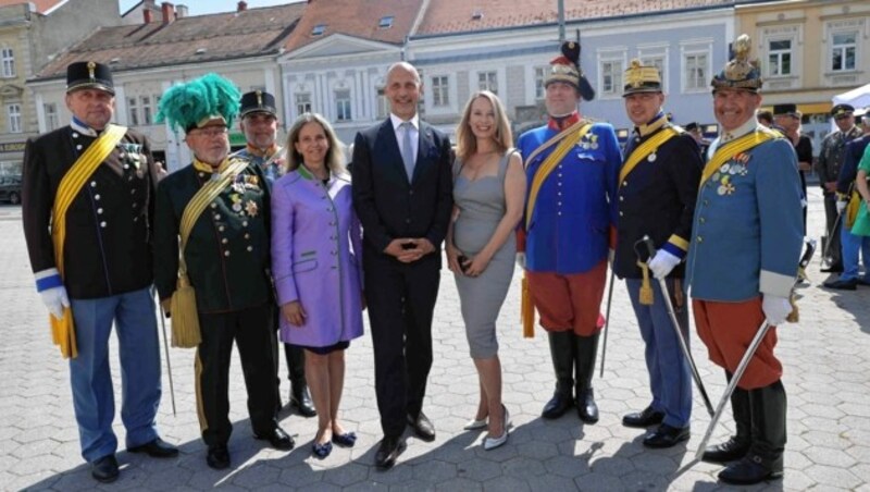 Camilla Habsburg mit Vinzenz und Gabriela Stimpfl-Abele (Bild: Starpix/ Alexander TUMA)