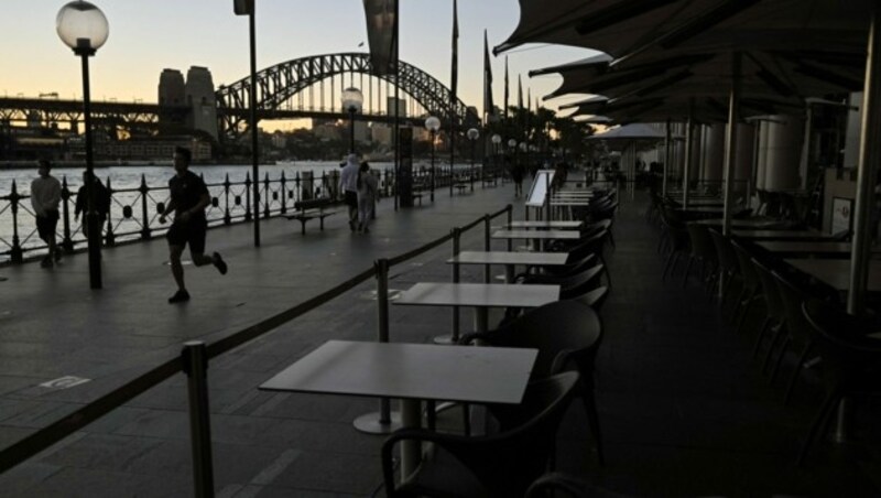 Der berühmte Circular Quay in Sydney liegt beinahe verwaist da. (Bild: APA/AFP/Steven Saphore)