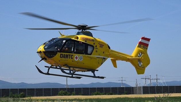 Rettungshelikopter "Christophorus 33" (Symbolbild) (Bild: P. Huber)