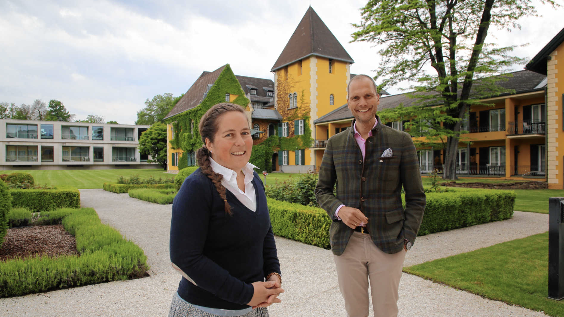 Julia und Constantin von Deines besuchen wegen Covid viele Falkensteiner-Hotels in Europa. (Bild: Evelyn HronekKamerawerk)