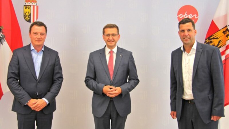 Markus Friesacher und Stefan Krapf (r.) trafen sich zuletzt bei Wirtschaftslandesrat Markus Achleitner, der vermittelte. (Bild: Land OÖ)
