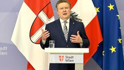 Der Wiener Bürgermeister Michael Ludwig (SPÖ) kündigte am Mittwoch an, dass Antigen-Schnelltests in Wien künftig nur gelten, wenn sie unter Aufsicht durchgeführt werden. (Bild: APA/HERBERT NEUBAUER)