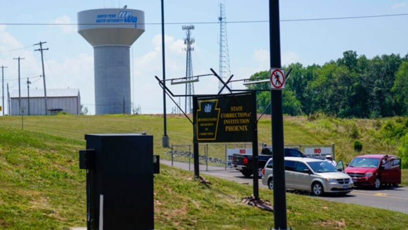 Bill Cosby wurde umgehend aus dem State Correctional Institution in Phoenix entlassen. (Bild: AP)