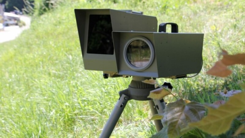 Das Gerät kann unerkannt und sogar auf kurvenreichen Bergstraßen die Geschwindigkeit messen! (Bild: Polizei Kärnten)