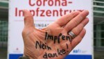 In Deutschland wie Österreich gibt es nach wie vor viele Menschen, die sich nicht impfen lassen wollen. (Bild: ©Matthias Stolt - stock.adobe.com (Smbolbild))