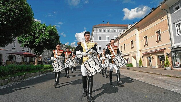 Das Trommlerkorps marschiert Samstag durch die Innenstadt, es gibt tolle Showeinlagen (Bild: Stadtgemeinde St. Veit)