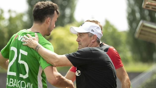 Lustenau-Coach Markus Maders Stürmer (im Bild Haris Tabakovic) treffen zwar, allerdings muss die Austria auch viele Gegentore einstecken. (Bild: Maurice Shourot)