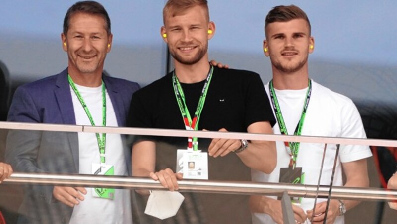 Franco Foda, Konrad Laimer und Timo Werner ließen sich den Hit in Spielberg nicht entgehen. (Bild: Sepp Pail)