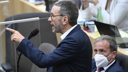 FPÖ-Klubchef Herbert Kickl teilte am Mittwoch in der Nationalratssitzung heftig gegen die ÖVP aus. (Bild: APA/Robert Jäger)