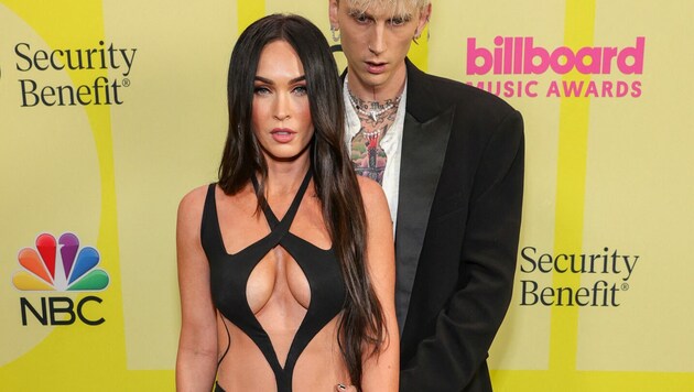 Megan Fox im gewagten Kleid bei den Billboard Music Awards im Mai mit Lover Machine Gun Kelly (Bild: 2021 dcp/Getty Images)