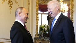 Die Präsidenten Wladimir Putin und Joe Biden bei ihrem Treffen in Genf (Bild: AP)