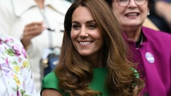 Herzogin Kate mit einem strahlenden Lächeln im Gesicht nach ihrer Quarantäne in Wimbledon (Bild: AFP)