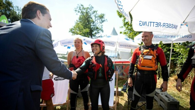 Kanzler Kurz auf Bundesländer-Tour, diesmal bei den „River Days“ an der Mur (Bild: APA/ÖVP/JAKOB GLASER)