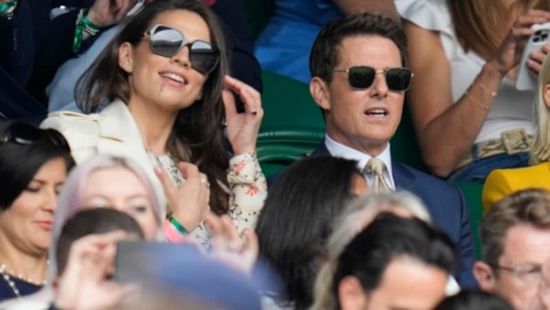 Hayley Attwell und Tom Cruise beim Besuch in Wimbledon (Bild: Copyright 2021 The Associated Press. All rights reserved)