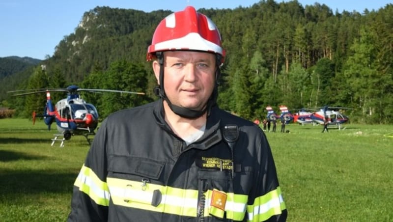 Karl-Heinz Greiner vom Bezirksfeuerwehrkommando Wiener Neustadt. (Bild: P. Huber)