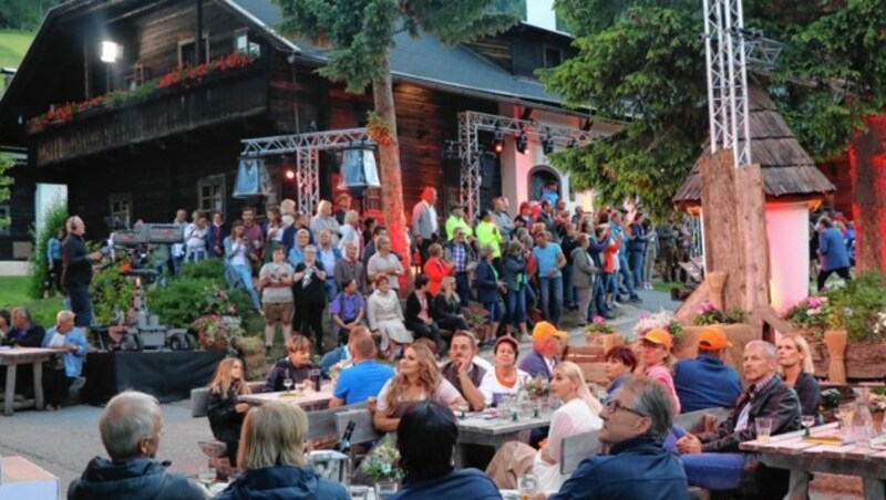 Nach zwei Jahren auch erstmals wieder beim Open Air dabei sein durften Fans. (Bild: WILFRIED KRIERER)