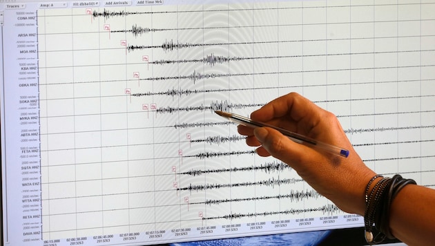 Der Seismograph zeichnete das leichte Beben unter St. Gotthard genau auf (Bild: APA/Georg Hochmuth (Symbolbild))