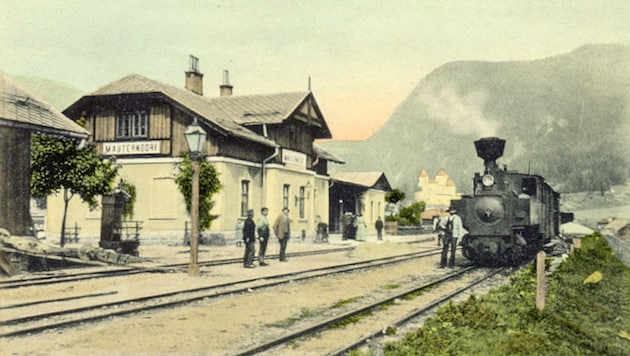 Diese Aufnahme, geschätzt von 1900, zeigt den Dampfzug beim Bahnhof in Mauterndorf. (Bild: Foto/Archiv Holitzky )