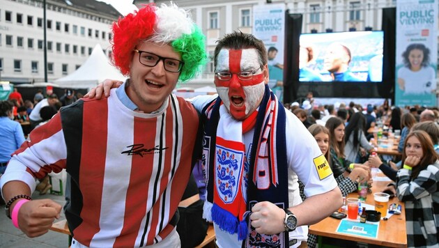 Mehr als 20.000 Fußball-Begeisterte feierten am Neuen Platz ihre Lieblingsmannschaften an. (Bild: f. pessentheiner)