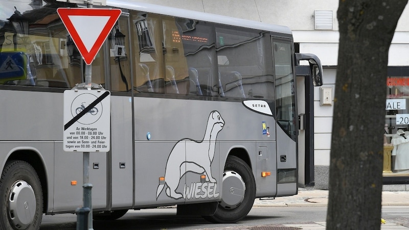 St. Pöltner ÖVP fordert, dass Wieselbusse auch wieder nach Wien fahren sollen, solange der Zugverkehr eingeschränkt ist. (Bild: P. Huber)