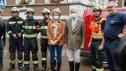 Belgiens Königspaar Mathilde und Philippe bedankte sich bei NÖ Feuerwehr für ihren Hochwasser-Einsatz in Belgien. (Bild: www.twitter.com/MonarchieBe)