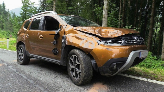 Der Dacia wurde böse in Mitleidenschaft gezogen. (Bild: Maurice Shourot)