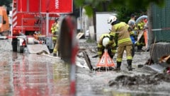 Besonders die Altstadt von Hallein wurde schwer von dem Starkregen betroffen. (Bild: APA/BARBARA GINDL)