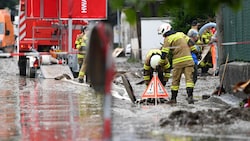 Besonders die Altstadt von Hallein wurde schwer von dem Starkregen betroffen. (Bild: APA/BARBARA GINDL)