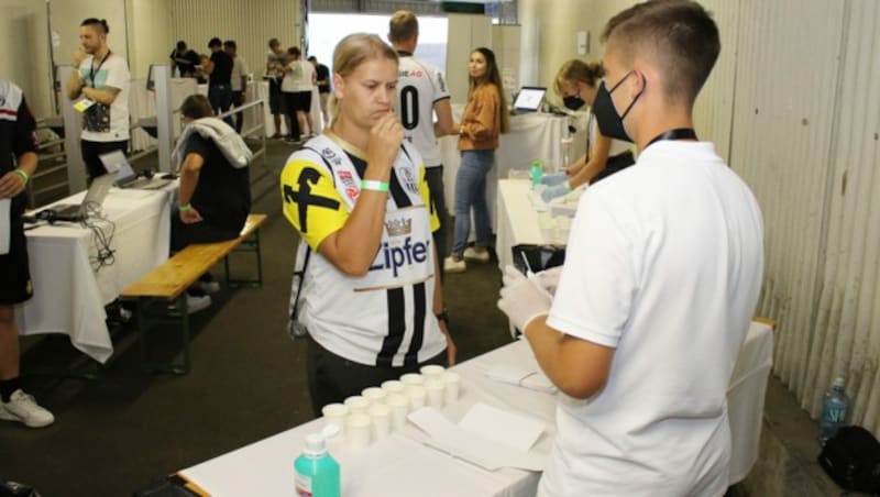 Typisierungsaktion des LASK zur Leukämie-Bekämpfung (Bild: Pressefoto Scharinger © Albin Schuster)