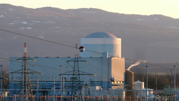 Das Atomkraftwerk Krsko in Slowenien auf einem Archivbild aus dem Jahr 2004 (Bild: APA/EPA/STRINGER)
