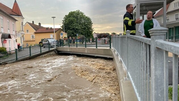 Furth bei Göttweig wurde von den Fluten hart getroffen. (Bild: LFKDO/Fischer)