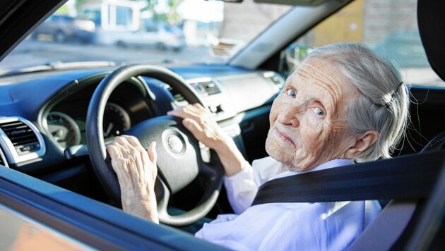 Ein Auto bedeutet für viele Ältere auch Selbstständigkeit - besonders im ländlichen Raum (Bild: ©Andrey Bandurenko - stock.adobe.com)