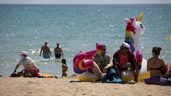 Ab 22 Uhr ist für Party-Hungrige auf Mallorcas Stränden nun Schluss - sonst drohen hohe Geldstrafen. (Bild: Associated Press)