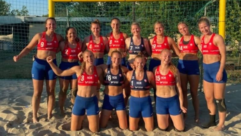 Norwegens Beachhandballerinnen (Bild: twitter.com)