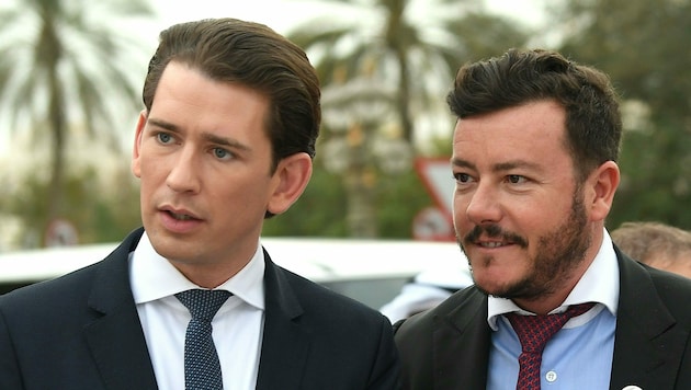 Bundeskanzler Sebastian Kurz (ÖVP) und der Tiroler Investor René Benko im März 2019 in Abu Dhabi (Bild: APA/HELMUT FOHRINGER)