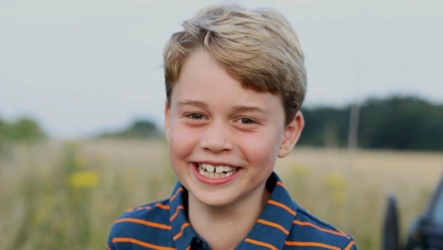 Prinz George ist acht Jahre alt - und zeigt der Kamera sein breitestes Lächeln. (Bild: APA/The Duchess of Cambridge/Kensington Palace via AP)