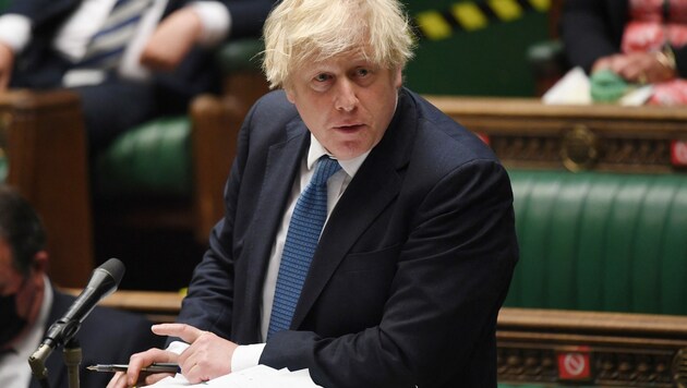 Führende britische Mediziner fordern Premier Boris Johnson zum Umdenken in seiner Corona-Politik auf. (Bild: AFP)