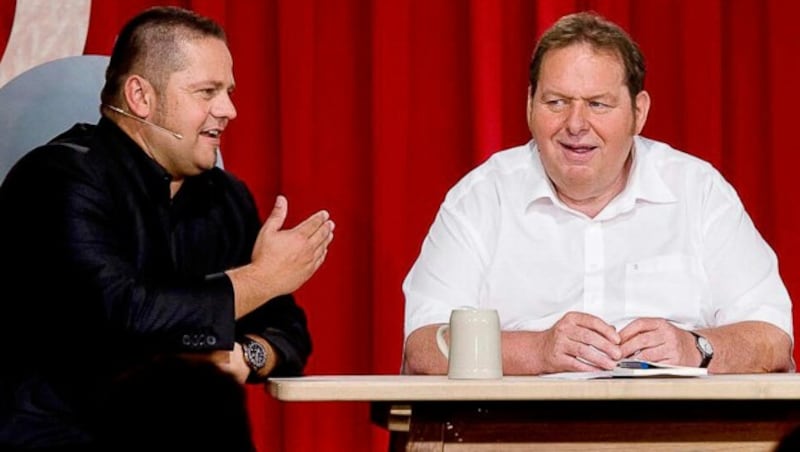 Wolf Gruber bei einer Show auf Servus TV mit dem bayrischen Star-Kabarettisten Ottfried Fischer (Bild: Repro Alexander Schwarzl)