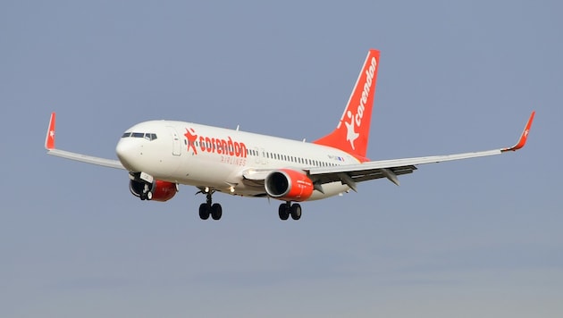 Eine Boeing 737-800 der türkischen Billigfluglinie Corendon Airlines strandete am Bodensee-Airport. (Bild: Patrick Huber)