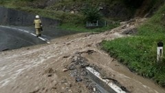 Zwischen Mühlbach und Bischofshofen gingen gleich mehrere Muren ab. (Bild: Feuerwehr Bischofshofen)