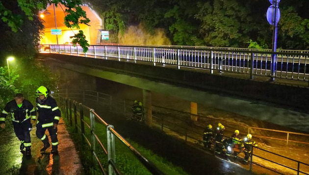 Beim Teufelsbach-Wasserfall in Steyr waren drei Personen eingeschlossen (Bild: laumat.at/Matthias Lauber)