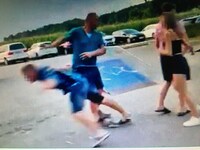Wilde Szenen auf Video gebannt: Bei dem Streit zwischen seinem Sohn und einem jungen Gast warf der Vater, ein Ex-Polizist, den Widersacher zu Boden. (Bild: Christian Schulter)