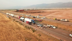 In den Serienunfall aufgrund des Sandsturms in Utah waren rund 20 Fahrzeuge involviert. (Bild: AP)