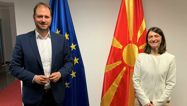 Sagartz und Botschafterin Agneza Rusi Popovska besprachen den Weg Nordmazedoniens in die Europäische Union. (Bild: ÖVP)
