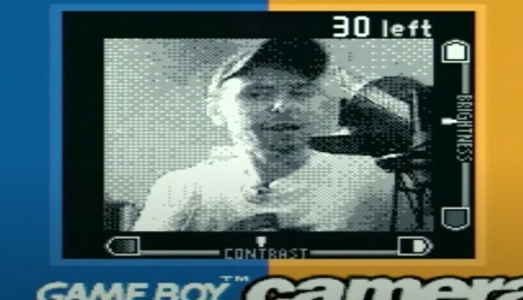 Die Auflösung der Gameboy-Kamera ist nach heutigen Maßstäben arg gering. (Bild: YouTube.com/RetroGameCouch)