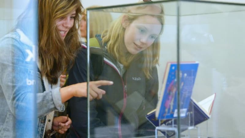 Im vergangenen Jahr wurde in Edinburgh ein handsigniertes Exemplar der Autorin für 125.000 Pfund versteigert. (Bild: AFP (Archivbild))