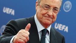 Da juckt’s Real-Madrid-Boss Florentino Perez doch gleich einmal im Daumen … (Bild: AFP)