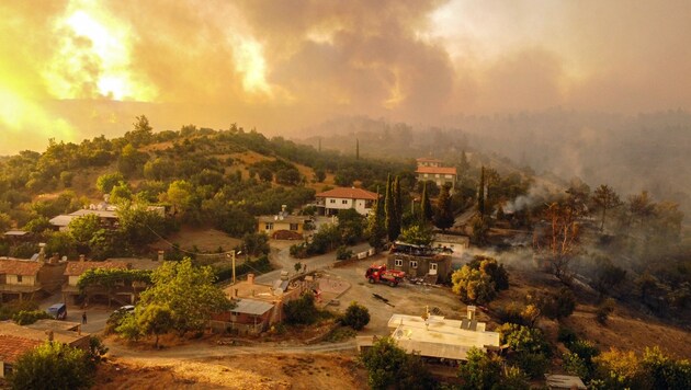 Forest fires are currently raging in Turkey (archive image). (Bild: APA/AFP)